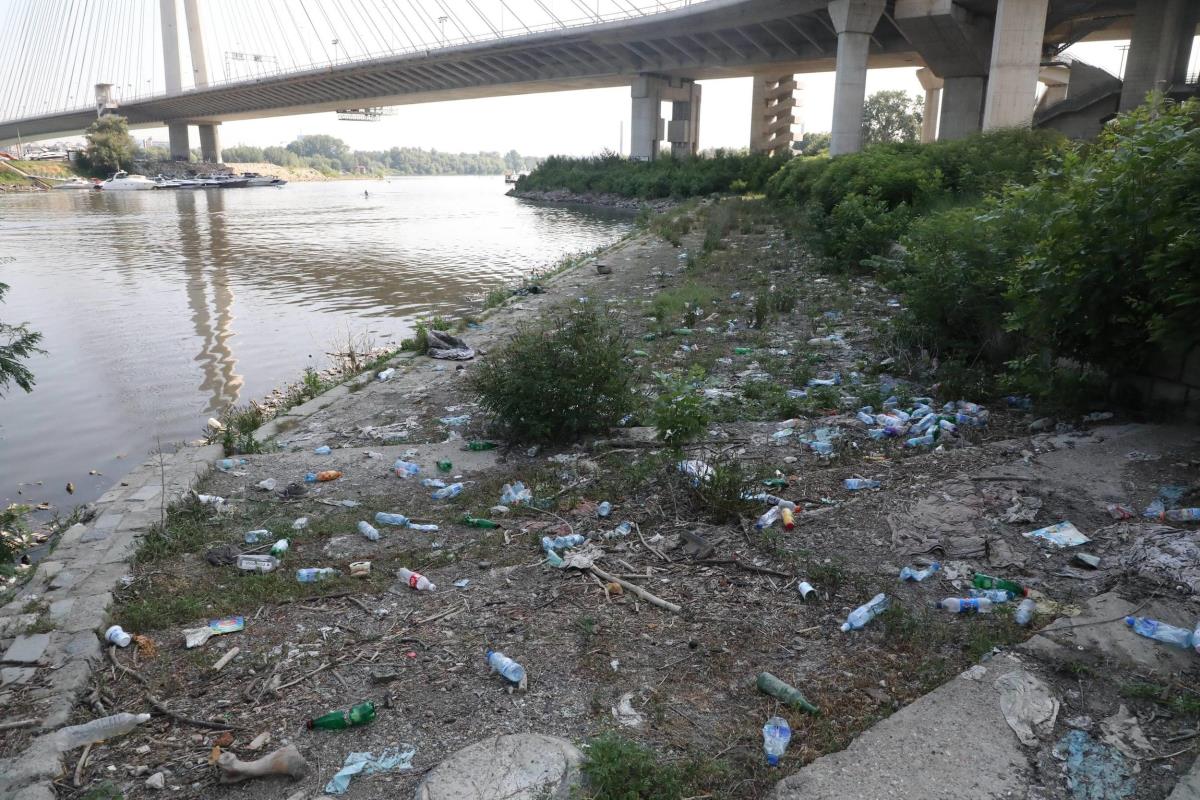 ana-brnabic-ministri-ciscenje-sava-topciderska-reka-smece-vlada-srbije-2.jpg