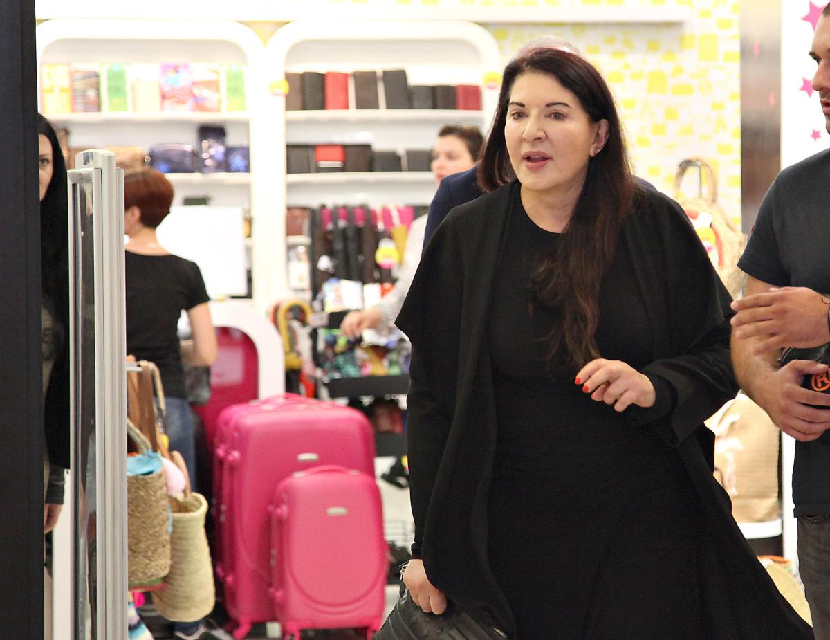 Marina Abramović u šopingu - paparaco fotografija