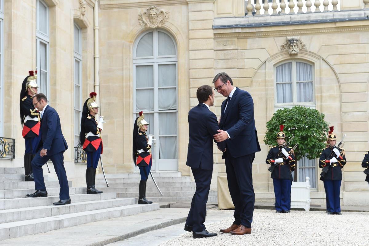 vucic-makron-pariz-docek-jelisejska-palata-foto-tanjug-dragan-kujundzic-3.jpg