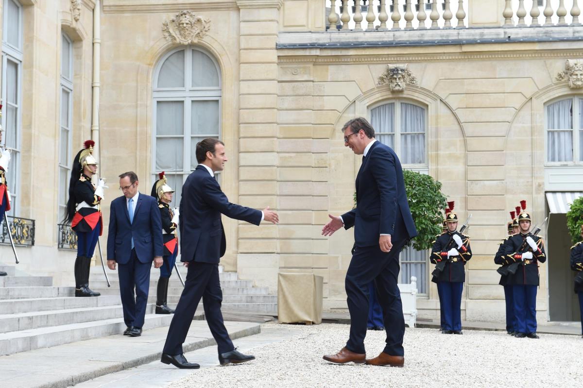 vucic-makron-pariz-docek-jelisejska-palata-foto-tanjug-dragan-kujundzic-4.jpg