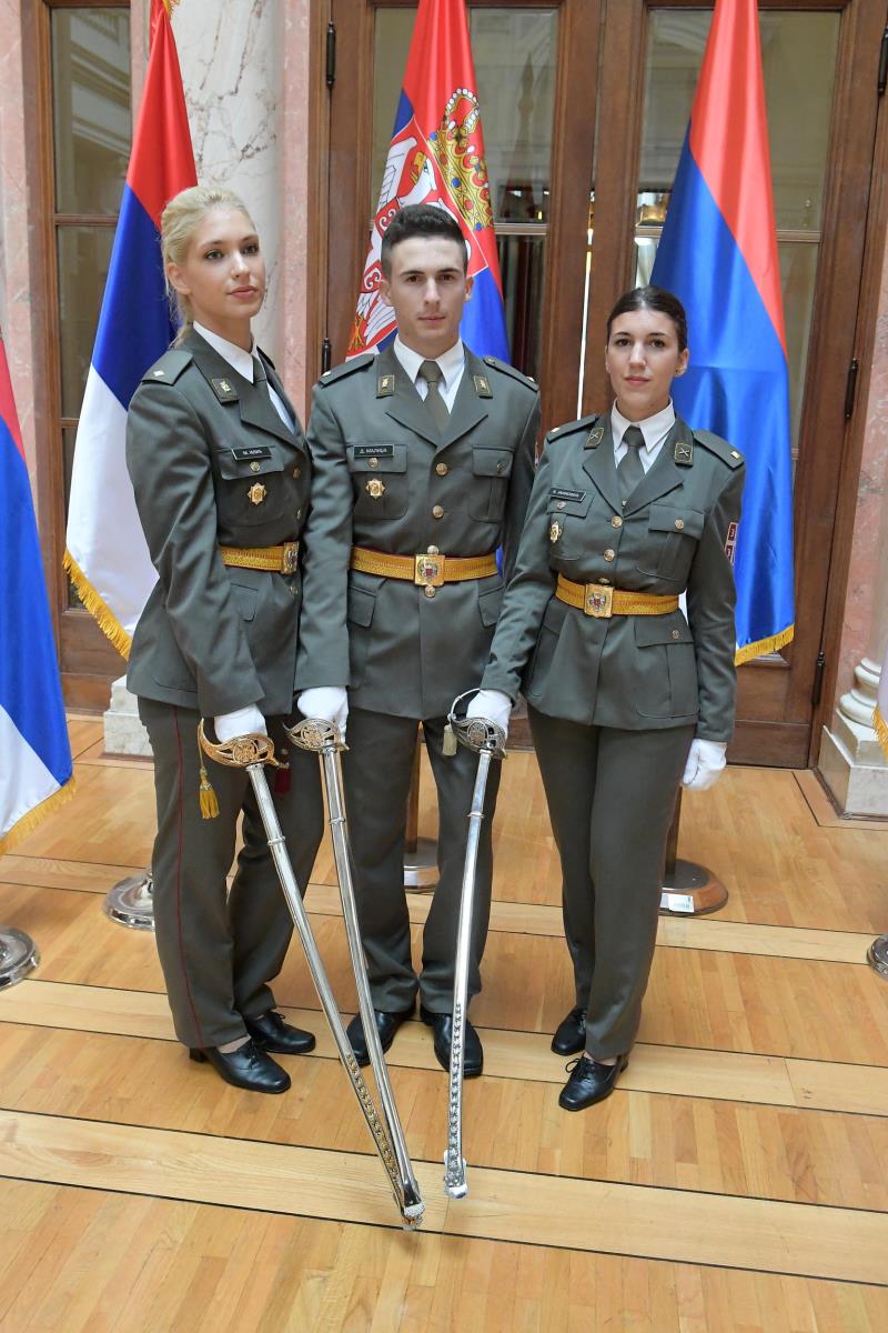 oficiri-promocija-foto-ministarstov-dobrane.jpg