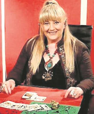 "ZORICA MARKOVIĆ JE OPAJDARA I DUPLJAK!" Poznata pevačica udarila na koleginicu, a sve zbog ove žene