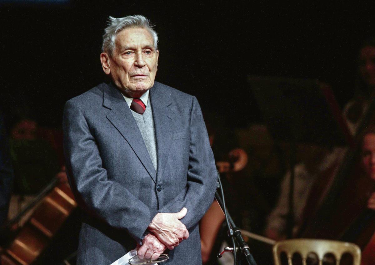 Vladeta Jerotić u plavom sakou