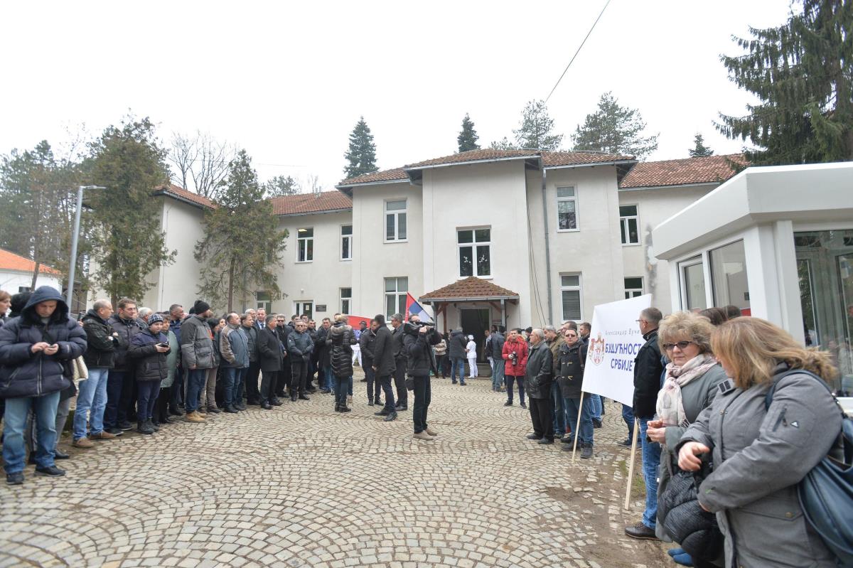 vucic-surdulica-dom-za-stare-buducnost-srbije-foto-tanjug-zoran-zestic-1.jpg