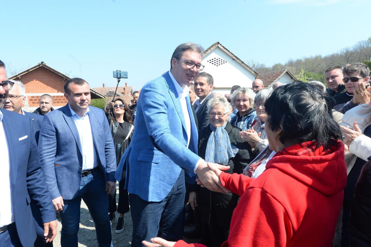 vucic-zabari-branicevski-okrug-buducnost-srbije-foto-predsednistvo-5.jpg