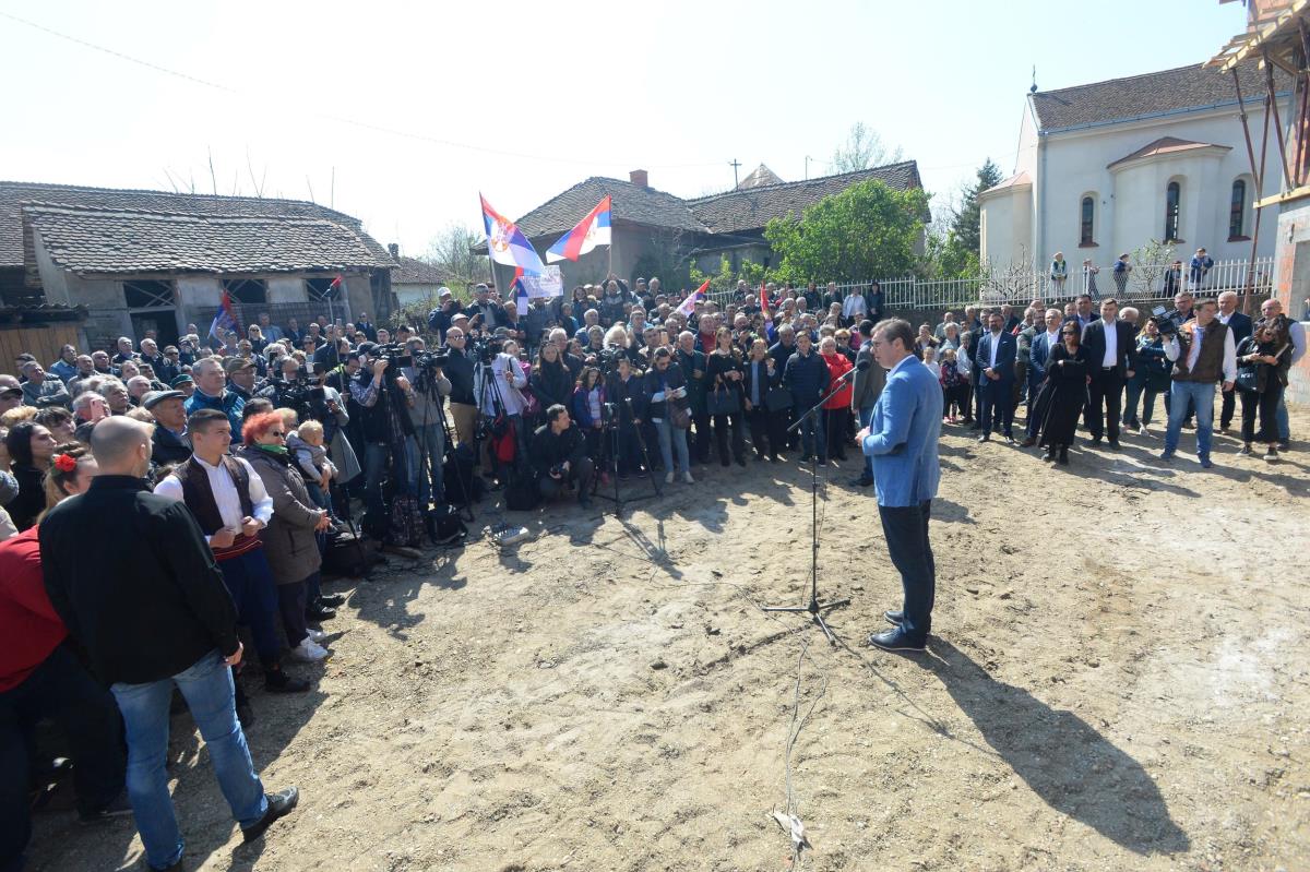 vucic-zabari-branicevski-okrug-buducnost-srbije-foto-predsednistvo-1.jpg