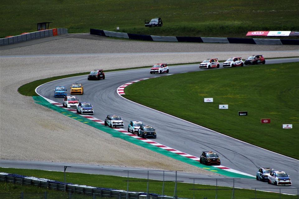 dr-sainovic-twingo-kup-red-bull-ring-foto-twingo-cup.jpg