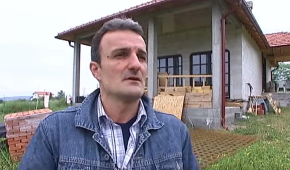 PEVAČ OSTAO BEZ OKA, ON USMRTIO ČOVEKA PA POBEGAO: Estradnjaci bili akteri stravičnih nesreća: On je zaspao za volanom, survao se u provaliju...