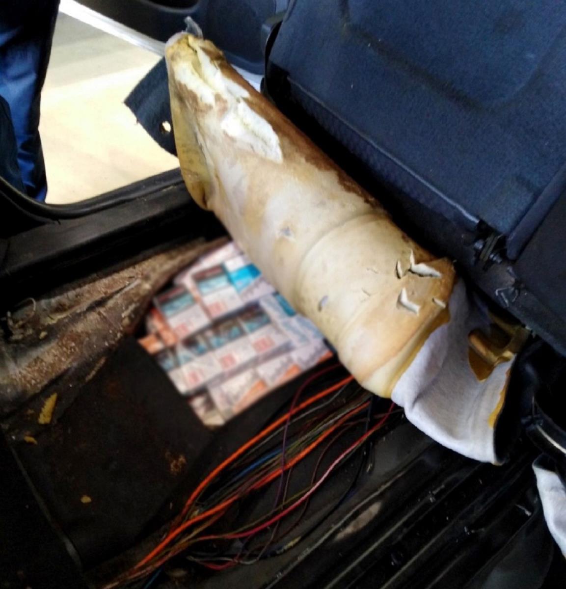 cigarete-sakrivene-u-podu-automobila-17-07-2019-horgos-2.jpg