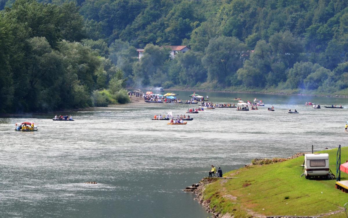 loznica--krenula-regata.jpg