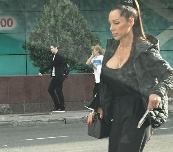 (PAPARACO) BIVŠI JOJ BIO U ZATVORU, GURAO JE DA JOJ SLOMI VRAT, SAD UHVAĆENA S DRUGIM Rodila sa 17, prošla horor, nudili joj novac za odnose: Evo šta sad radi