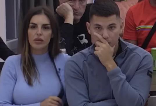 ENA ČOLIĆ PLAČE KAO KIŠA ZBOG PEJE! Peja je dotukao, spomenuo i mamu Zlatu: Uništila si me, tvoje suze me ne zanimaju!
