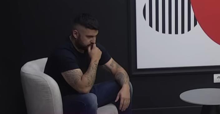 Asmin hitno napustio Elitu